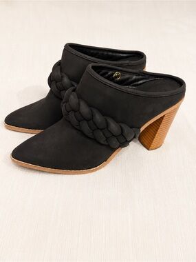 NWOT Black Braided Pointed Toe Mules Block Heel Faux Suede Women’s Size 10
